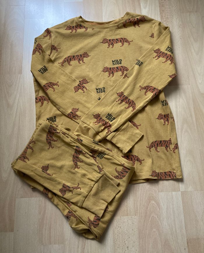 ensemble pyjama motif tigre