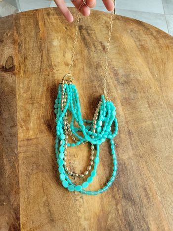 Collier perles turquoise doré plusieurs possibilité de le porter