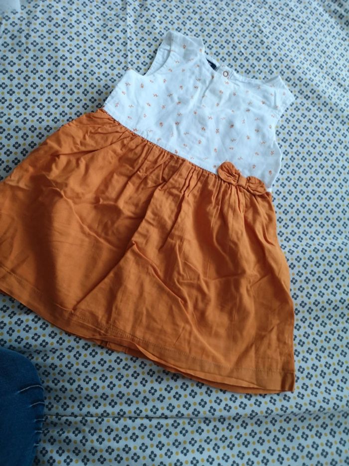 Lot 2 robes 18 mois - photo numéro 2