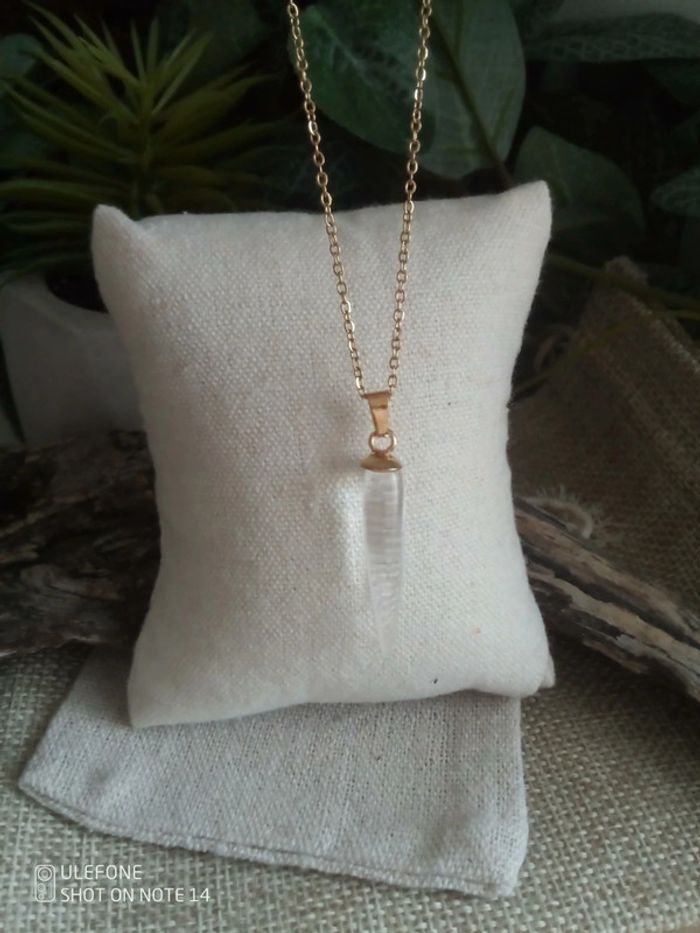 Collier pointe de cristal de roche