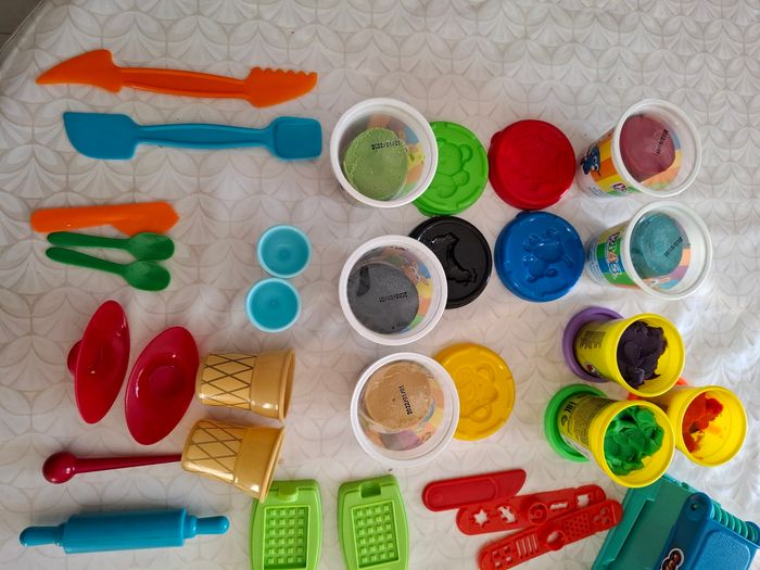 Lot pâte à modeler - photo numéro 2