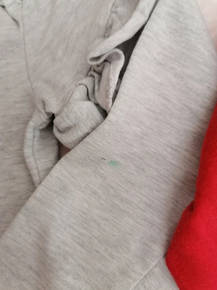 2 t shirt manche longue 4 ans - photo numéro 2