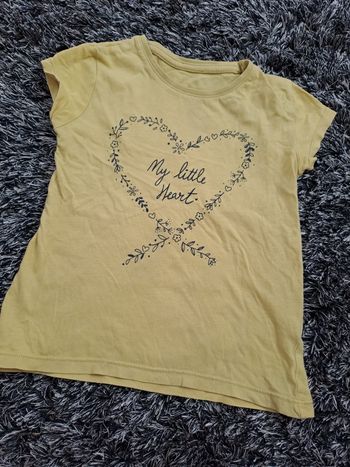T-shirt jaune