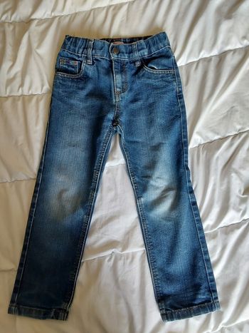 Jean fille taille 4ans