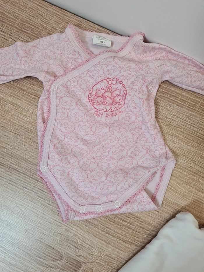 5 boddies 3 mois - photo numéro 6