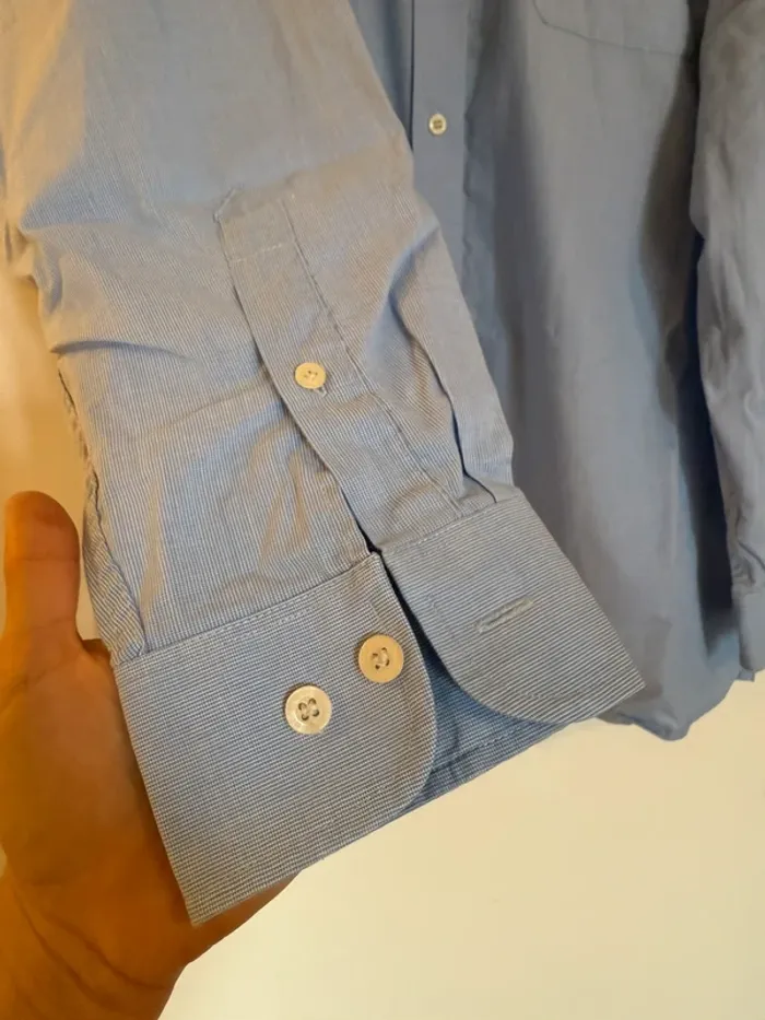 Chemise bleu vintage  en bon état taille 46 armorial - photo numéro 3