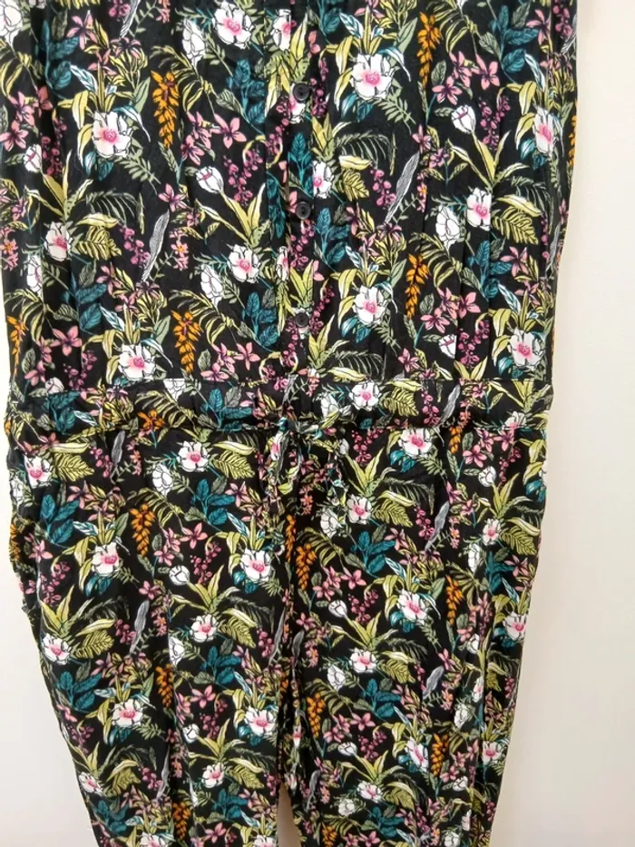 Combinaison pantalon fleurie noire et verte Lahalle taille 44 - photo numéro 4