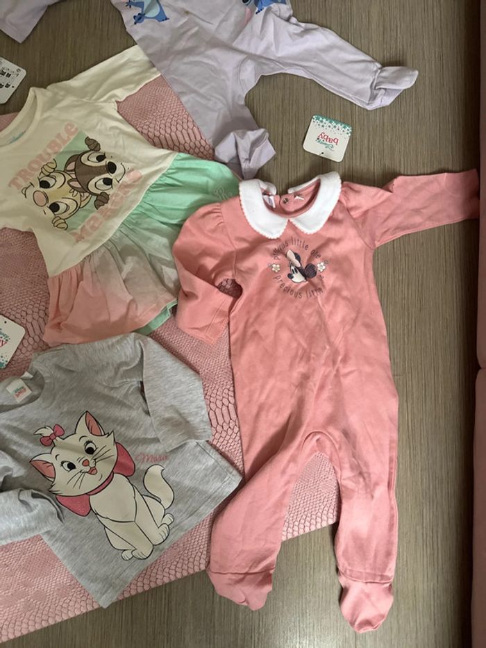 Lot Disney 6 mois neuf avec étiquette - photo numéro 3