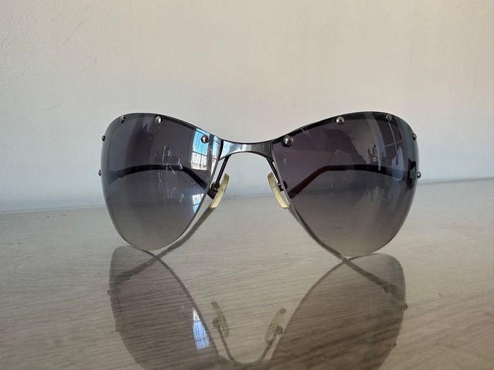 Lunettes de soleil Grises légèrement dégradées - photo numéro 1
