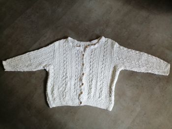 gilet en coton blanc tricoté main Phildar