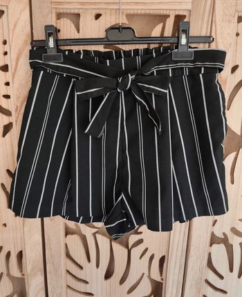 Short à rayures , nouette T 40 Divided H &M