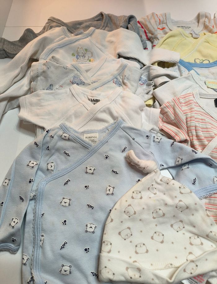 Lot de 19 pièces bodys naissance mixte 1 mois - photo numéro 2