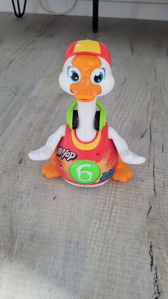 Jeu eveil oie qui danse