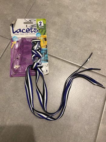1 paire de lacets neuf 110 cm