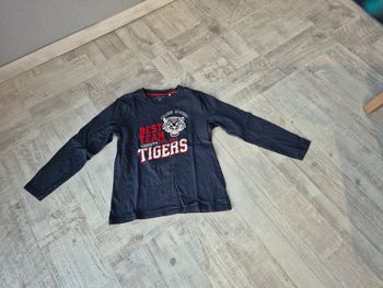 Tee-shirt manches longues  Taille 12 ans