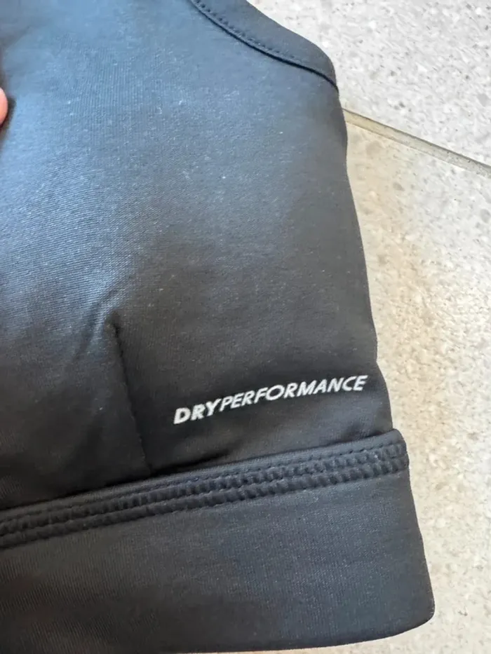 Brassière Dry performance fitness, taille 6 (XS environ) - photo numéro 3