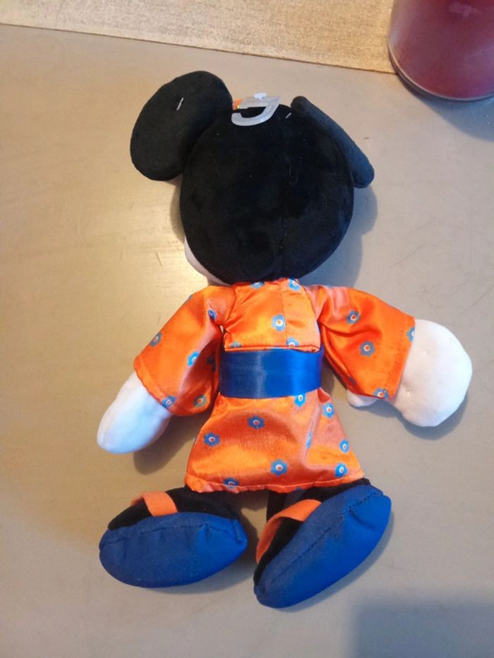 Peluche Disney mickey mouse kimono neuf - photo numéro 3