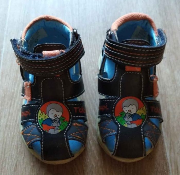 Chaussures taille 19