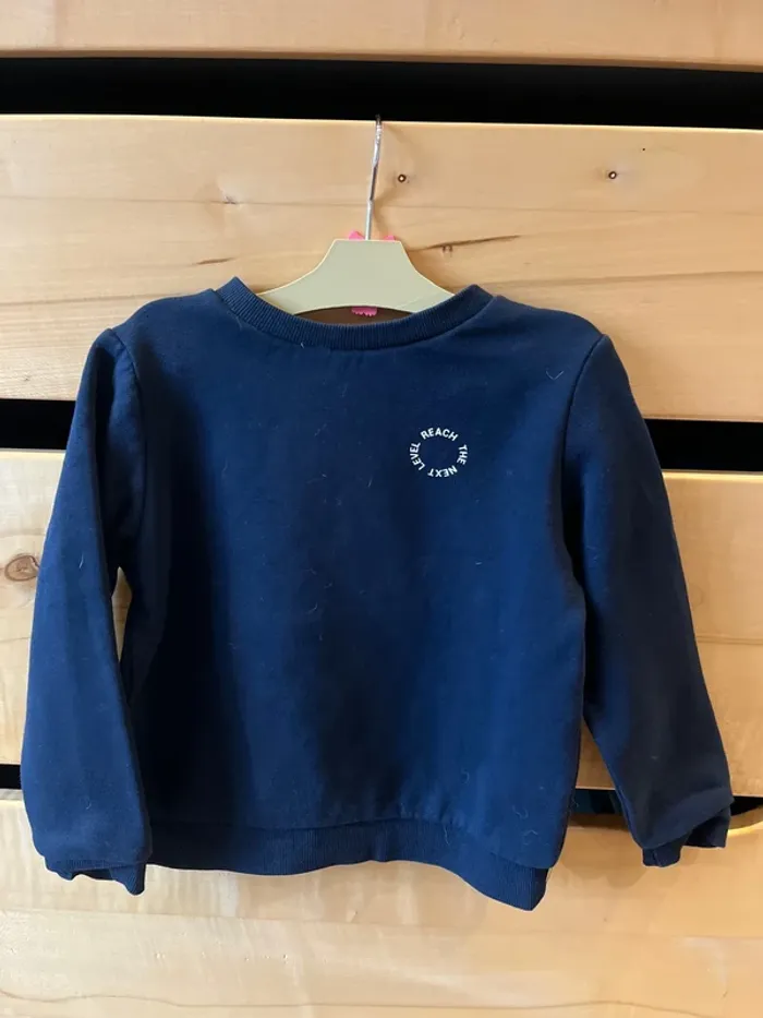 Pull basique bleu foncé