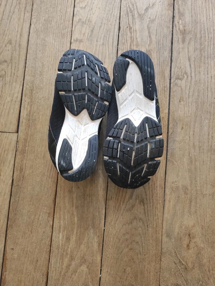 Baskets garçon taille 33,5. - photo numéro 5