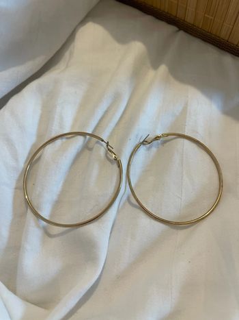 Anneaux boucles d oreille couleur or