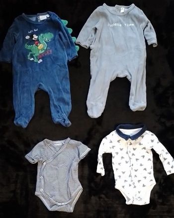 Lot vêtements bébé 1et 3 mois