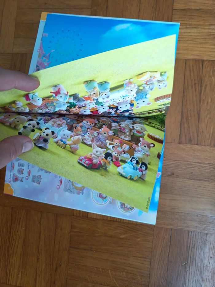 Catalogue sylvanian familly avec poster neuf - photo numéro 3