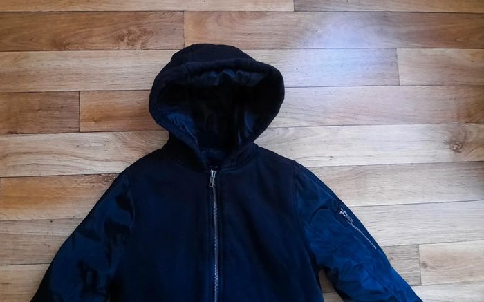 Blouson noir a capuche 10 ans - photo numéro 4