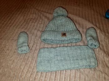 Ensemble bonnet + tour de cou+ moufles 6/9 mois