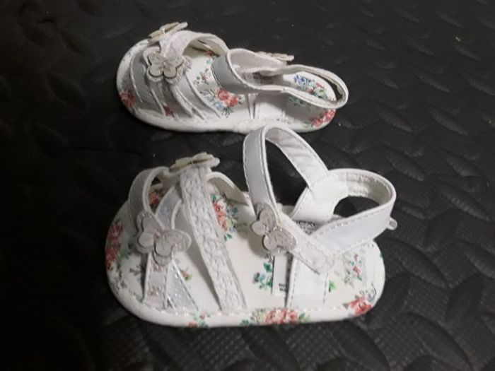 Sandales tissu blanches 3-6 mois NEXT NEUVES