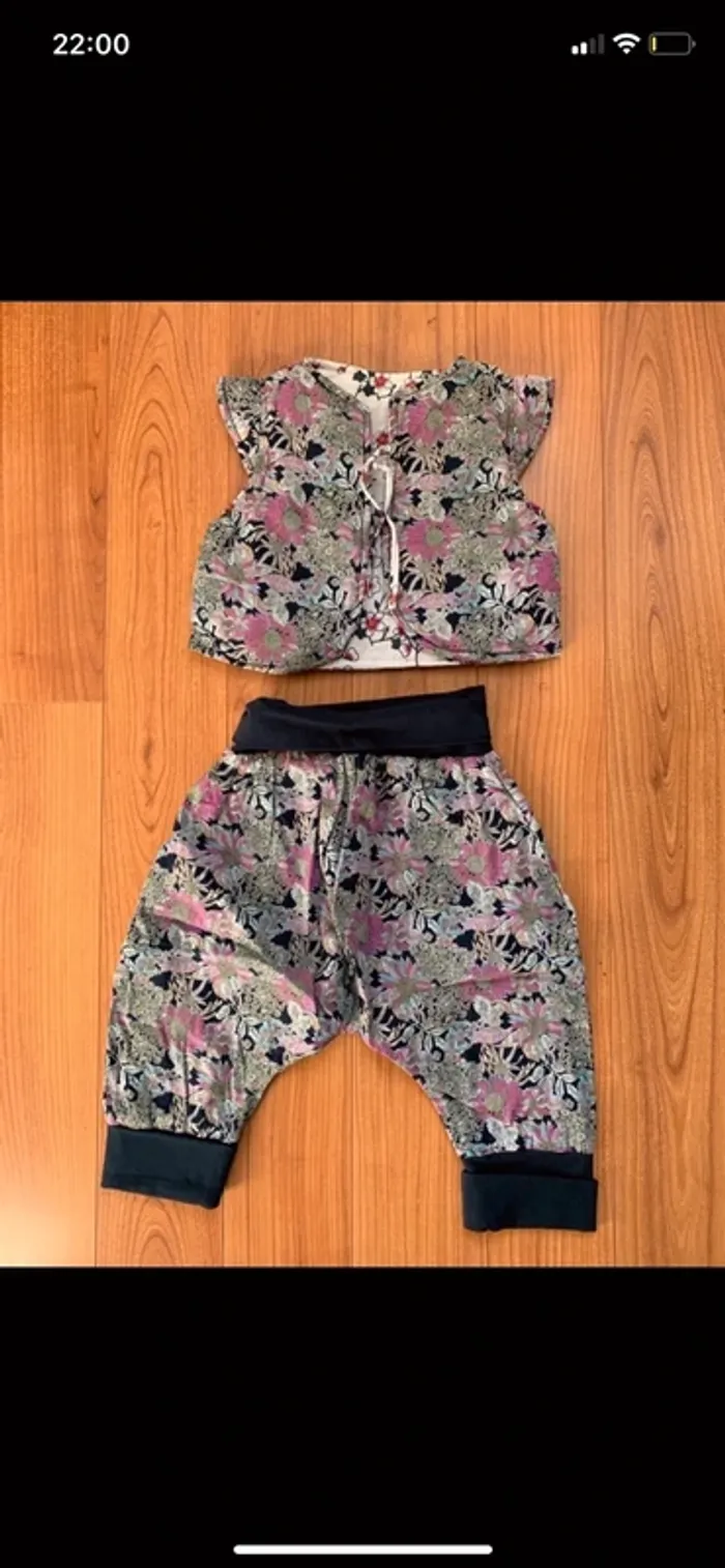 Ensemble 12-18 mois Sarouel et gilet sans manches
