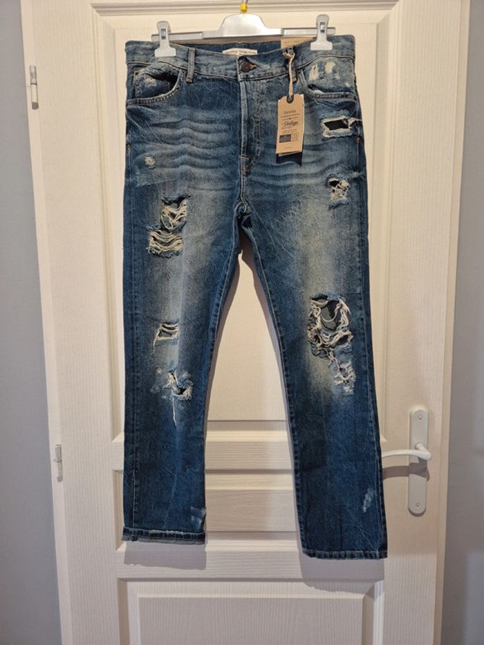 Jean déchire coupe loose Bershka