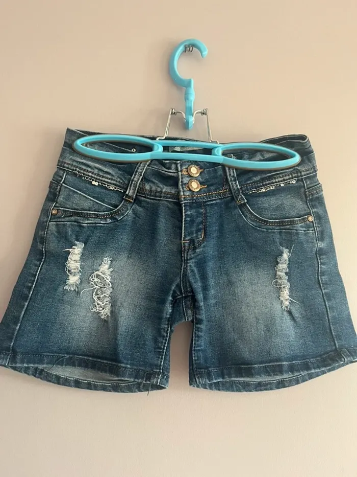Short troué