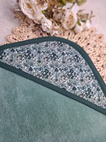 Cape de bain motif liberty vert