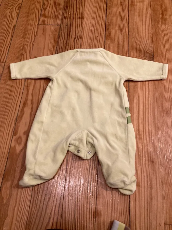 Pyjamas 1 mois verts velours et polaire - photo numéro 4