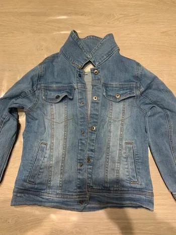 Veste en jean bleu clair