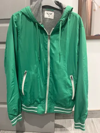 Veste capuche verte et grise