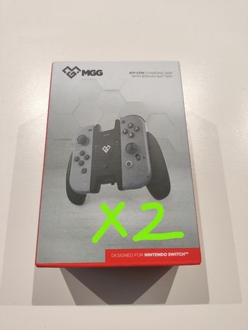 Deux packs de Grips Joy-Con Nintendo Switch avec batterie 900mAh de chargement chargeur de controlleur MGG NEUFS