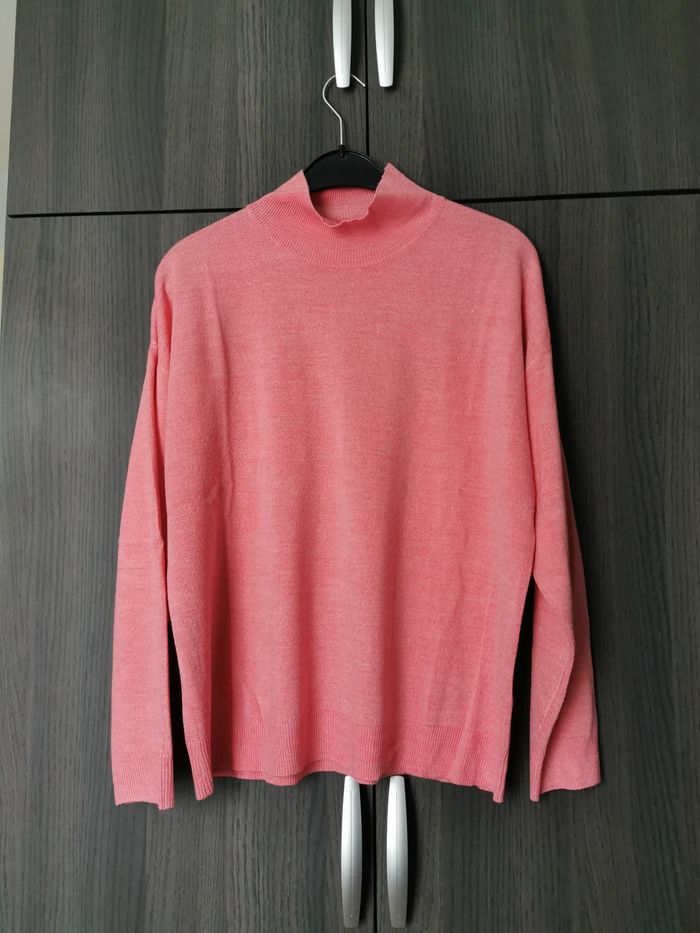 Pull léger à col roulé
