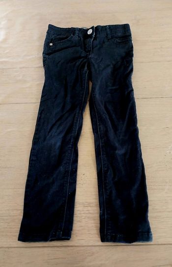Pantalon fille 5ans en très bon état