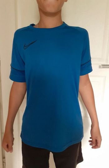 Tee-shirt nike Taille 147 neuf