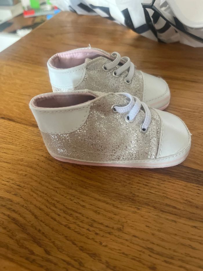 Chaussures bébé 6-9 mois - photo numéro 2