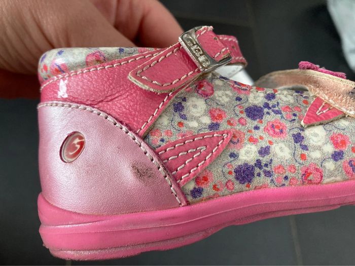 Chaussures GBB pointure 25 - photo numéro 4