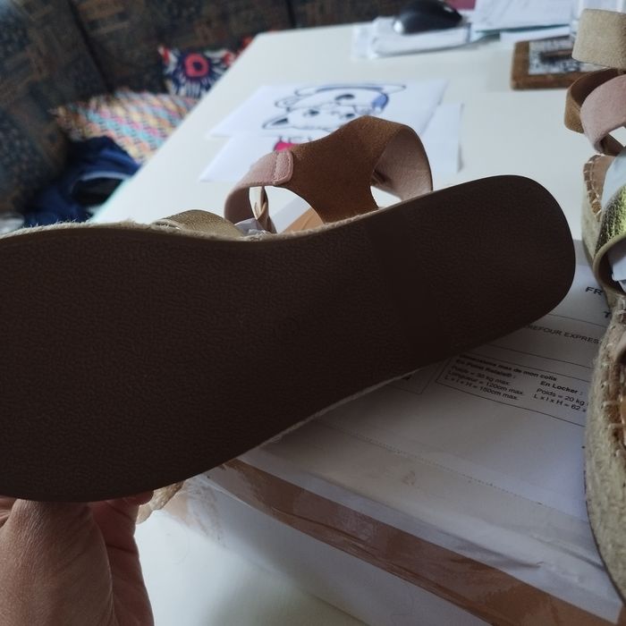 Magnifique espadrilles compensées dorés neuves - photo numéro 6