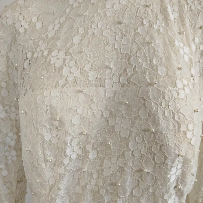 Robe longue écrue en dentelle perles – manches longues, dos V A903 - photo numéro 5