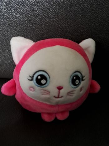 Peluche boule chaton