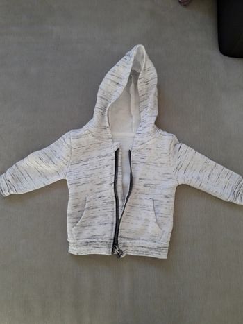 Veste zippee 6-9 mois