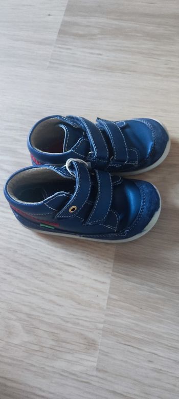 Bottines bleues à scratch Kickers 26