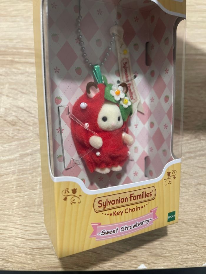 Le porte-clés Fraise des bois Sylvanian Families - photo numéro 4
