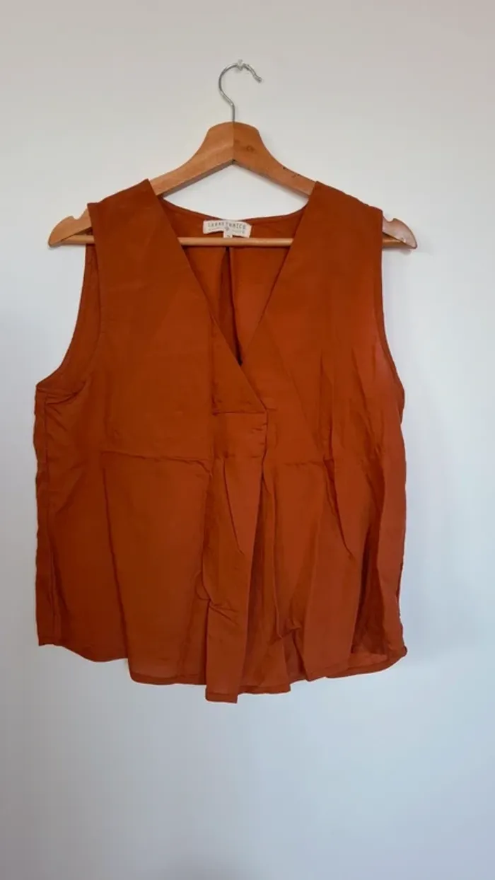 Blouse bohème chic rouille sans manches – parfait pour un look de rentrée tendance - photo numéro 2